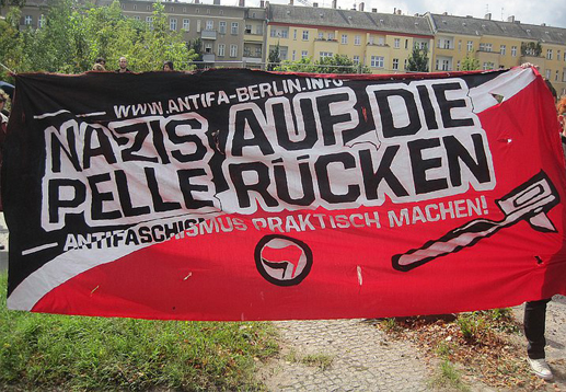 http://www.antifa-berlin.info/auf-die-pelle-ruecken/images/stories/1308born2.jpg