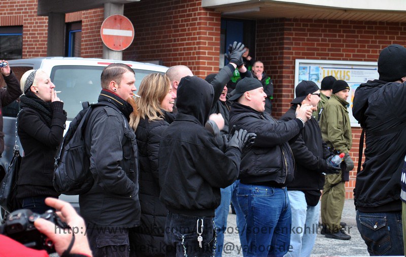 Stefan Kollmann (hinten) bei einer NPD-Veranstaltung am 16.2.2013 im Gemeinschaftshaus Gropiusstadt. (Foto: Sören Kohlhuber)