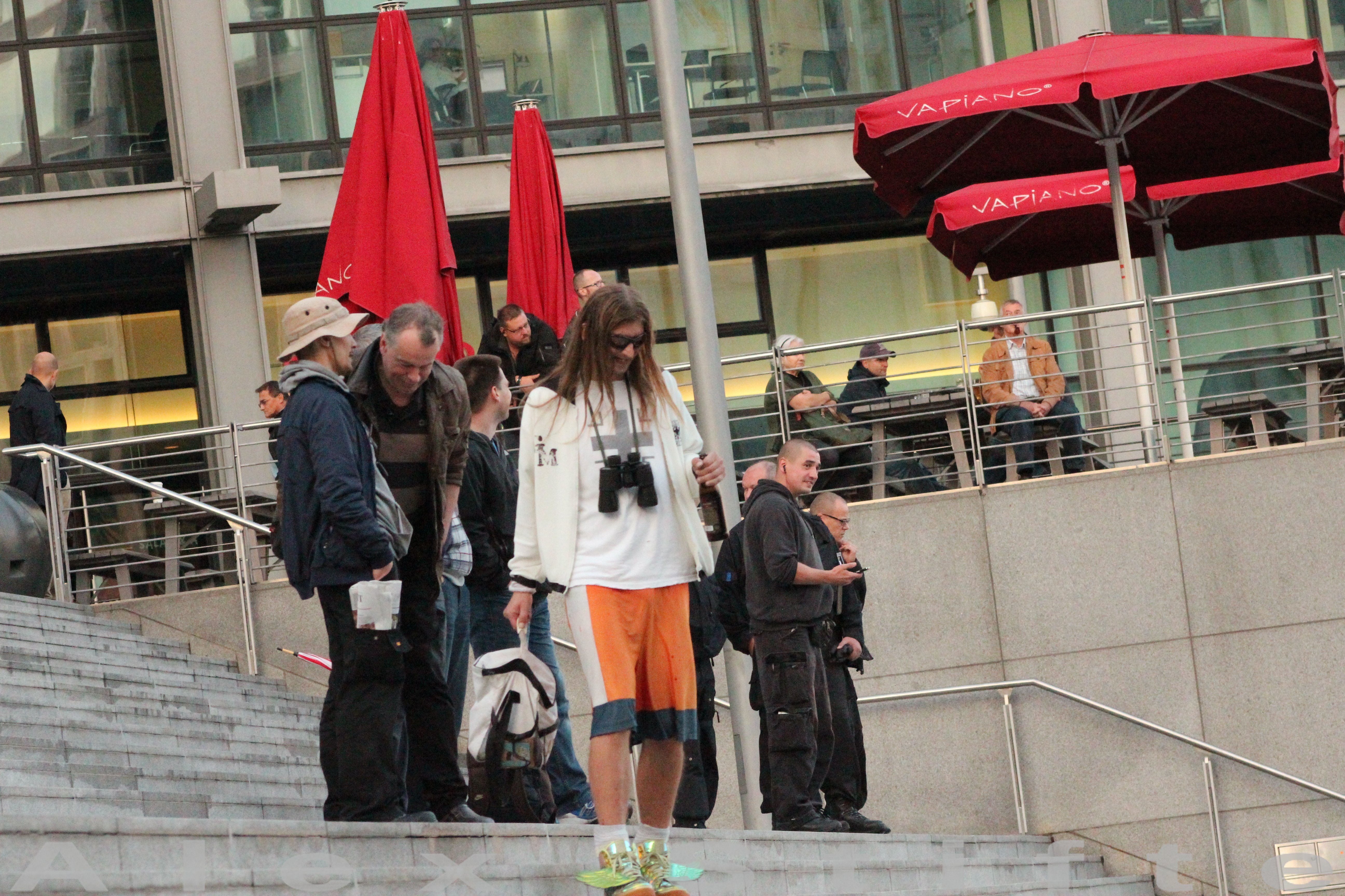 Stefan Kollmann im Einsatz bei einer Kundgebung von "Bärgida" am 14.9.2015. (Foto: Alex Stifte)