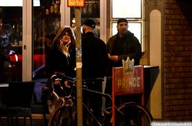 V.l.n.r.: R. Bands Freundin, Maurice Pollei und Enrico beim "Dienstagsgespräch" am 08.10.2019 (Foto: Oskar Schwartz)