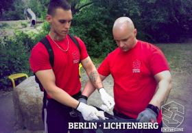 "Schutzzone" sammelt Müll in Lichtenberg. (Foto: Facebook)